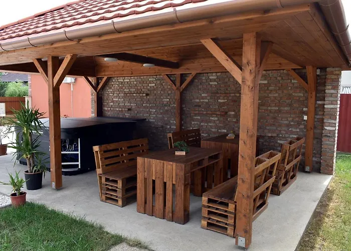Konukevi Farmerland 3*